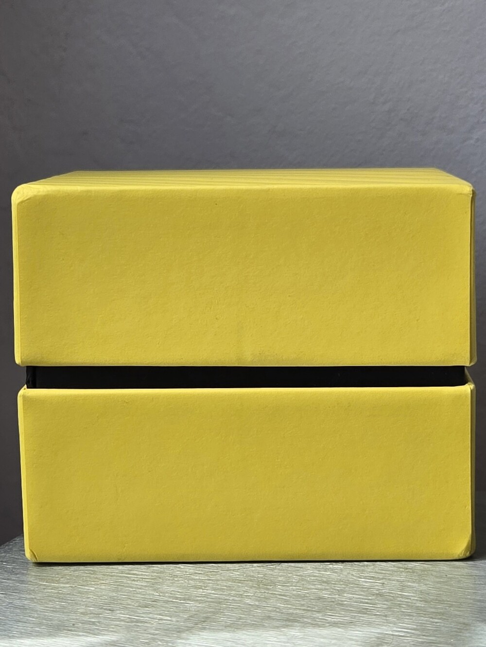 Invicta Empty Watch Box Yellow Invincible - Picture 2 of 9